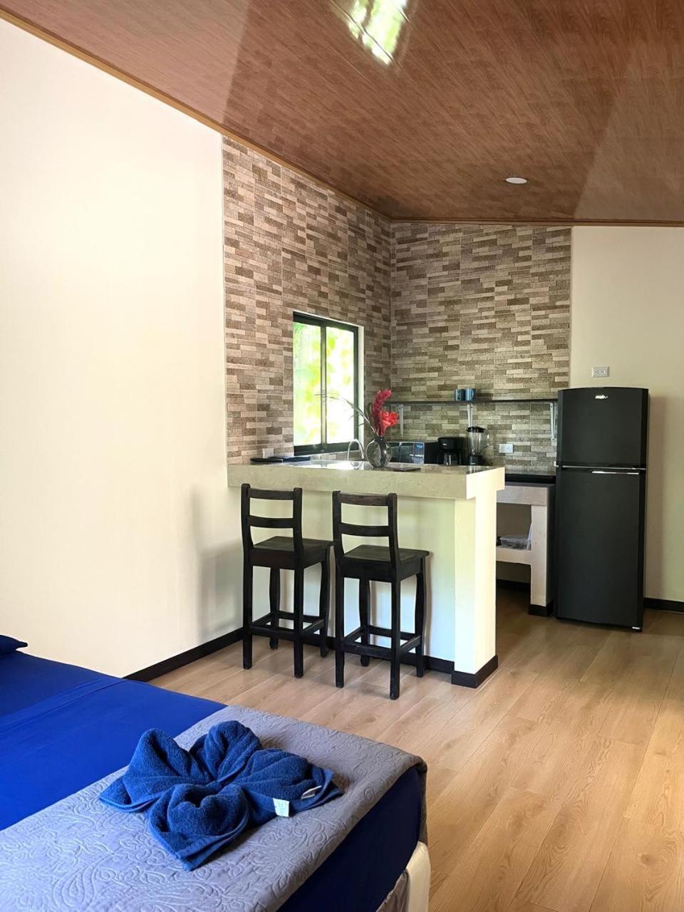 Bambutel Cocles Hotel Puerto Viejo de Talamanca Kültér fotó