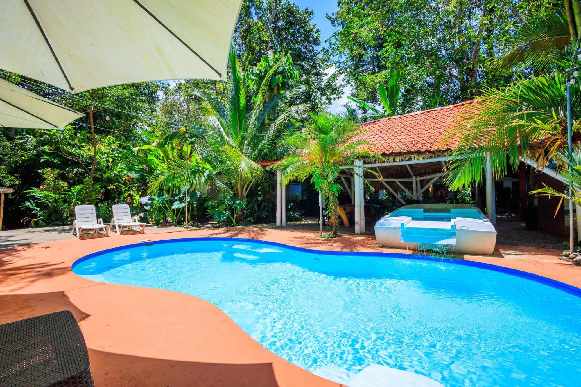 Bambutel Cocles Hotel Puerto Viejo de Talamanca Kültér fotó