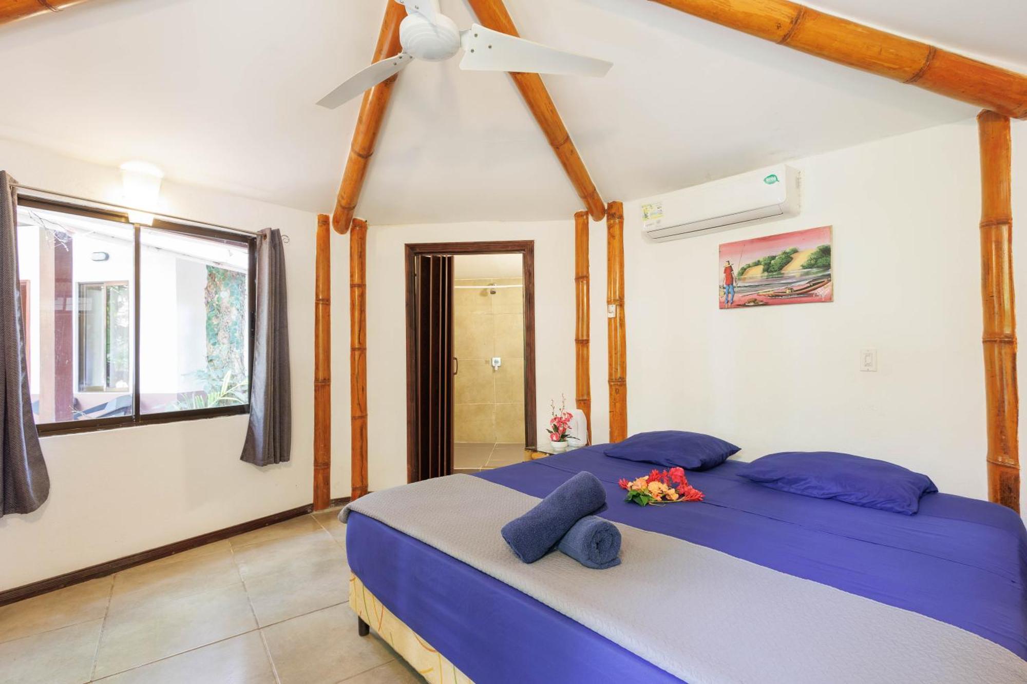 Bambutel Cocles Hotel Puerto Viejo de Talamanca Kültér fotó