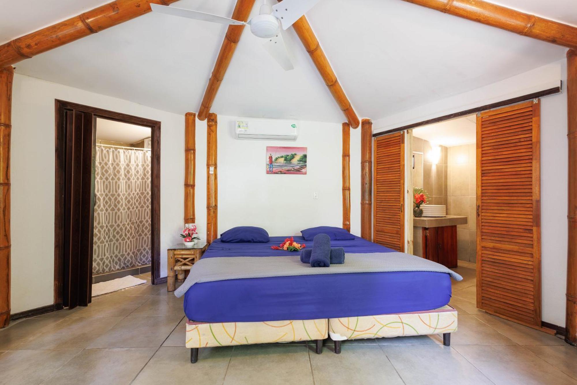 Bambutel Cocles Hotel Puerto Viejo de Talamanca Kültér fotó