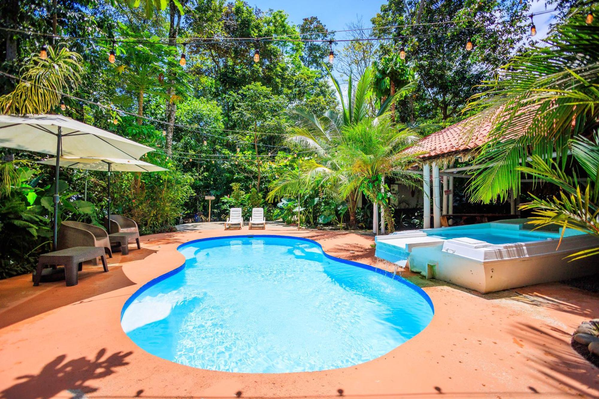 Bambutel Cocles Hotel Puerto Viejo de Talamanca Kültér fotó