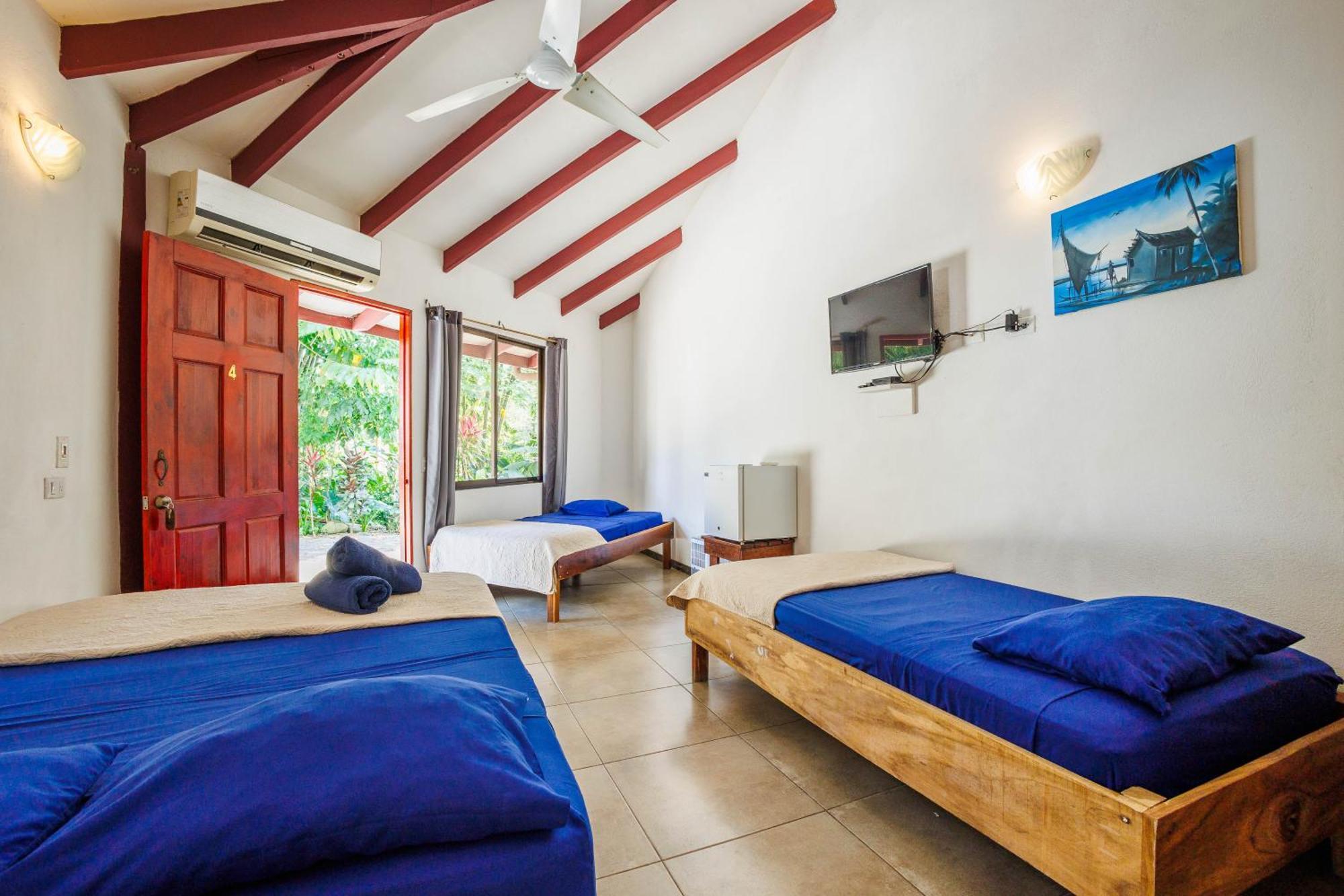 Bambutel Cocles Hotel Puerto Viejo de Talamanca Kültér fotó