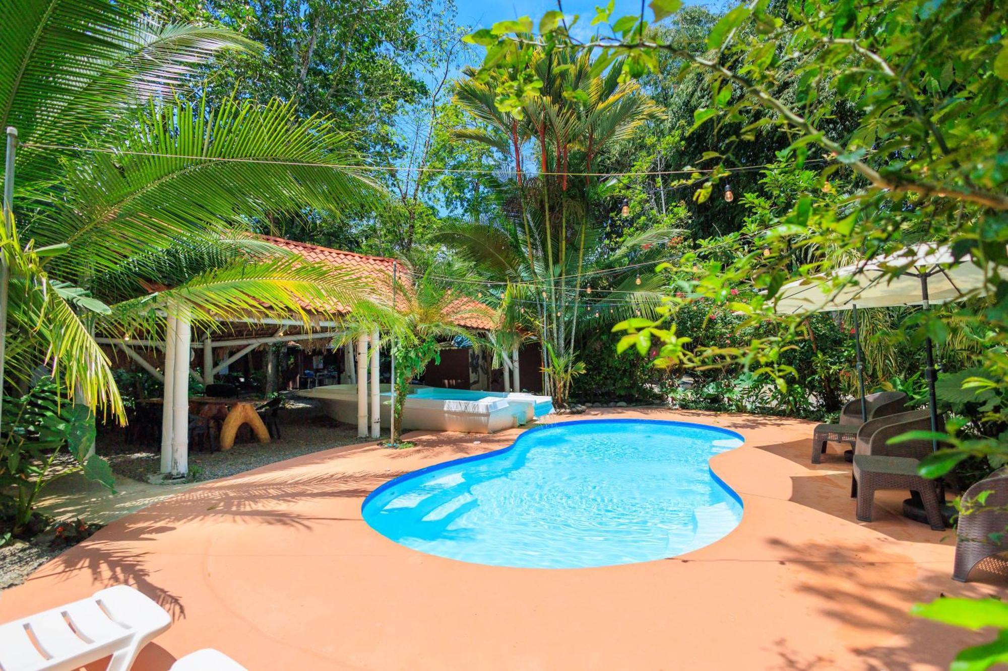 Bambutel Cocles Hotel Puerto Viejo de Talamanca Kültér fotó