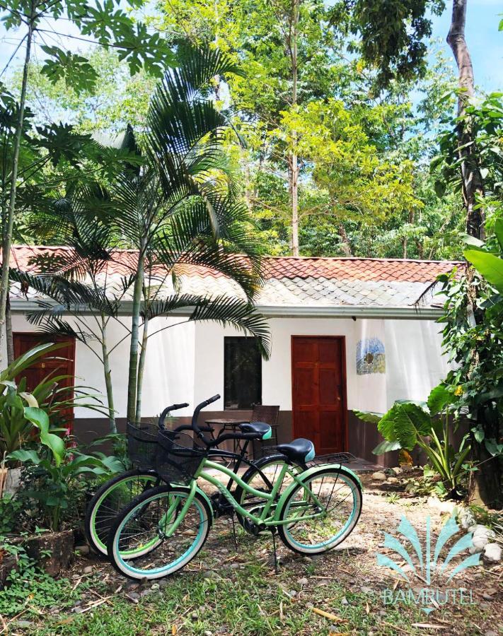 Bambutel Cocles Hotel Puerto Viejo de Talamanca Kültér fotó